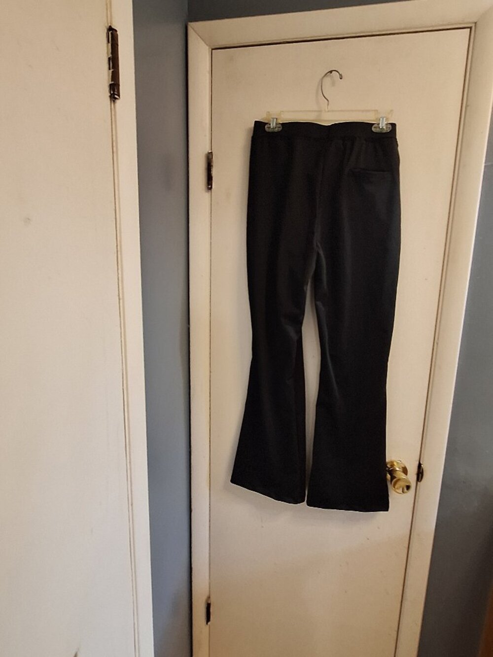 black pants   yoga?  SIZE XL
